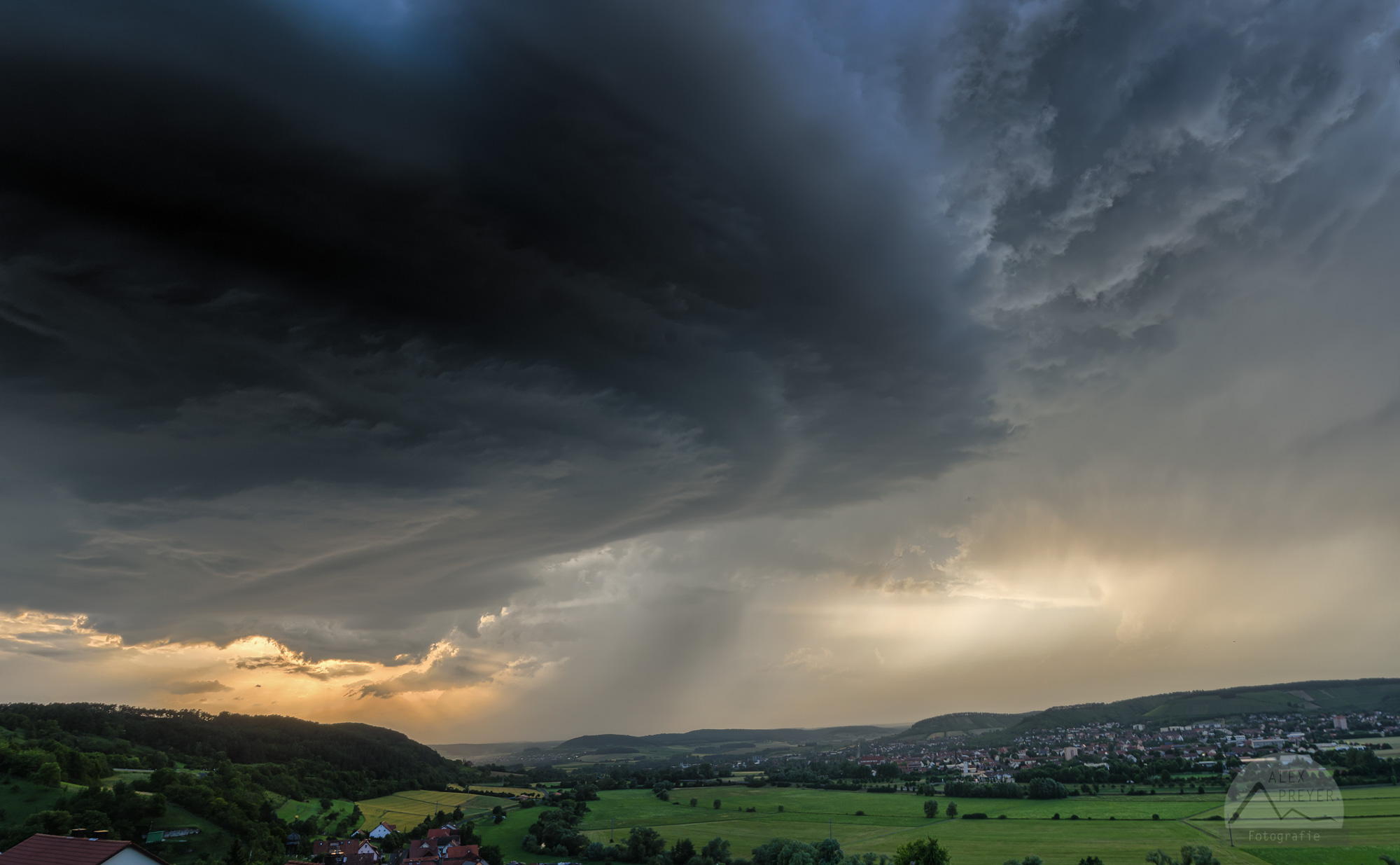 Gewaltige Superzelle im Saaletal